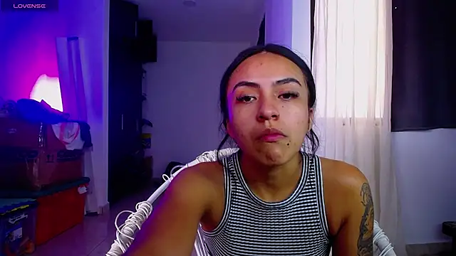 Leslie Bussh  online show from August 3, 8:03 pm