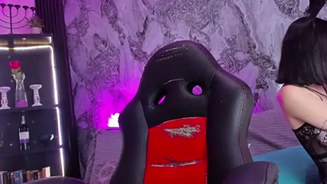 Snapshot of Zoe_Rosse00 chatting on October 30, 7:48 pm Zoe Rosse00 online show from October 30, 7:48 pm