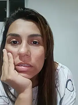 vanessa-titisM online show from July 5, 3:35 am