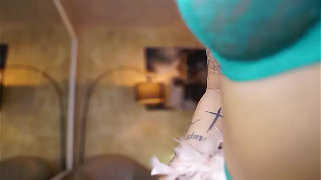 YuliaDesirevska online show from October 19, 5:04 pm