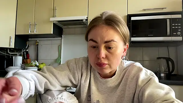 MartaLuna  online show from May 1, 1:58 pm