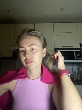 MartaLuna  online show from November 12, 6:17 pm