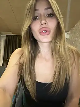 Snapshot of Elizabeth_Tay chatting on September 16, 5:10 pm Elizabeth Tay online show from September 16, 5:10 pm