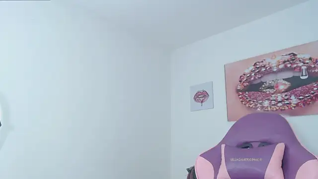 April Becker online show from February 1, 3:05 am