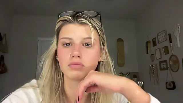 AnnGrayson online show from November 3, 2:15 am