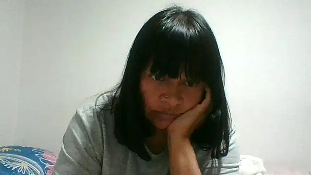 adri89-g online show from February 9, 11:51 pm