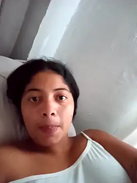 Snapshot of Camila-18w chatting on October 26, 4:57 pm Camila-18w online show from October 26, 4:57 pm