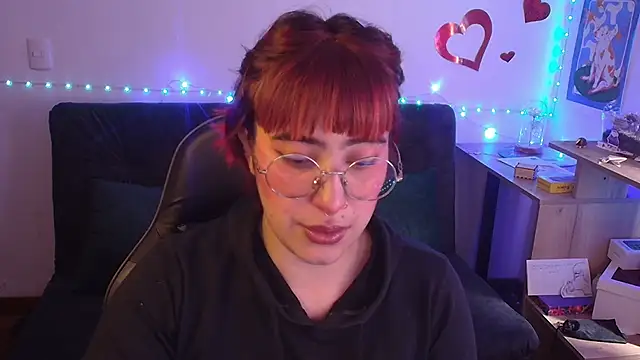 Miacatsito3 online show from April 23, 8:11 pm