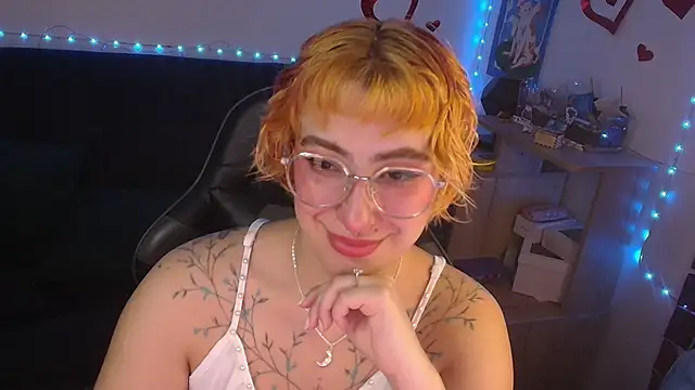 Miacatsito3 online show from June 13, 4:21 am