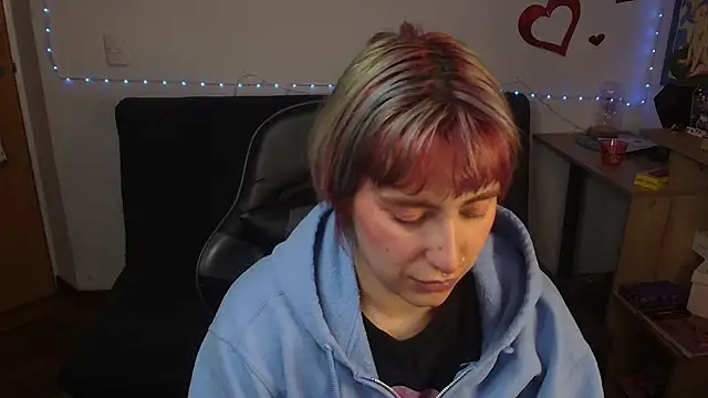 Miacatsito3 online show from August 2, 5:43 am