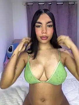 karolaalcendra online show from December 20, 3:43 am