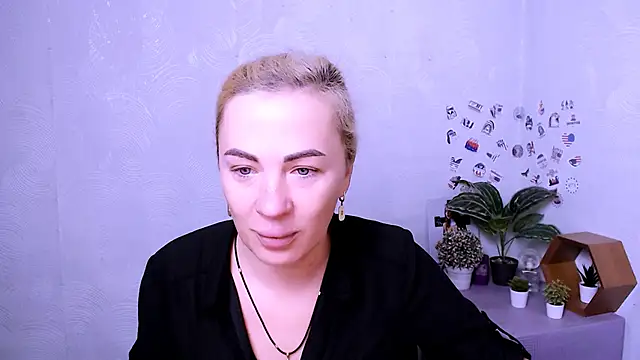 EmmaCat  online show from November 5, 4:40 am