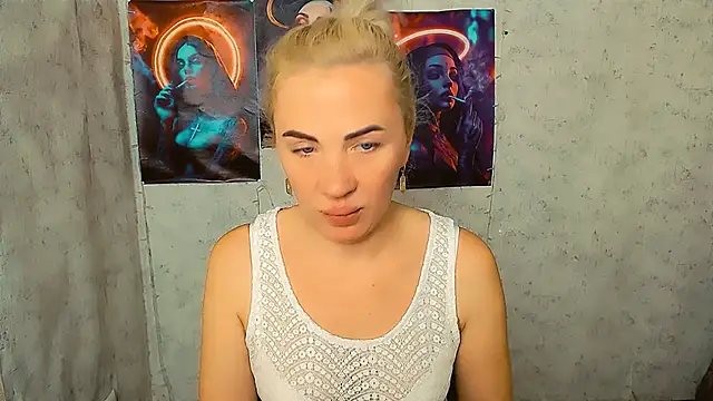 EmmaCat  online show from October 7, 5:12 am