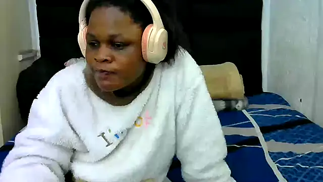 BlondieBitch online show from July 12, 5:08 am