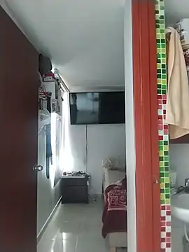 LaraCaliente online show from July 1, 1:43 pm