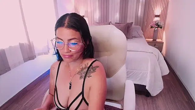 Megann Williamss online show from February 28, 7:46 pm