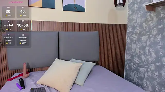 EmillyHarper  online show from September 15, 4:21 am