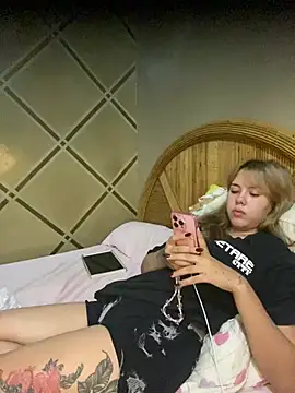 coupleyys online show from July 22, 8:32 pm