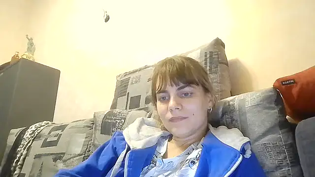 Snapshot of Loriven chatting on October 7, 7:29 pm Loriven online show from October 7, 7:29 pm