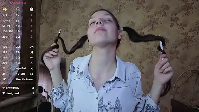 QutieDaSweet online show from March 11, 1:43 am