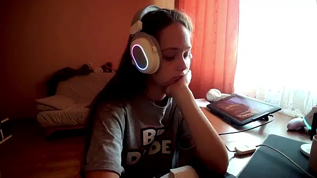 SharybbFace online show from September 17, 2:04 pm