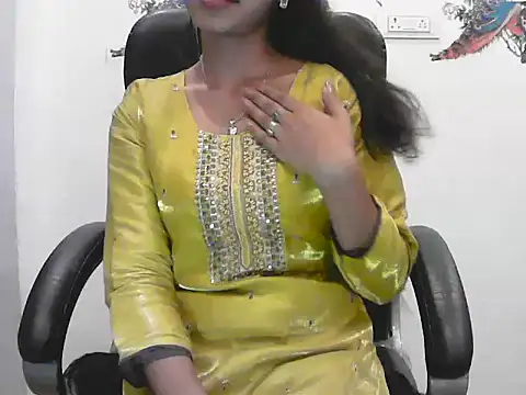 short girl  online show from June 22, 6:16 pm