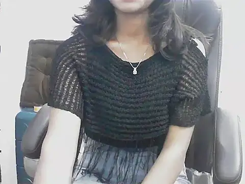 short girl  online show from March 18, 9:53 pm