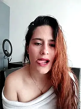 Snapshot of ScartettMoon_Milk chatting on October 9, 4:44 pm ScartettMoon Milk online show from October 9, 4:44 pm