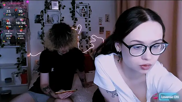 meow on da cam online show from November 14, 7:14 pm