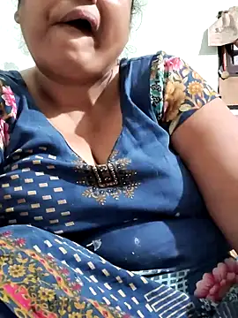 Mmm143 online show from June 17, 1:34 pm