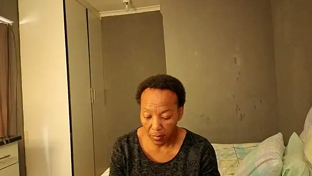 Lillyan N online show from November 7, 9:37 am