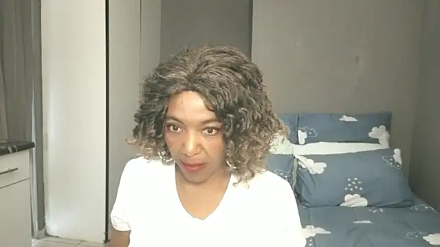 Lillyan N online show from January 14, 8:30 am