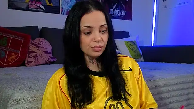 KiraQuinn1 online show from May 17, 5:23 pm