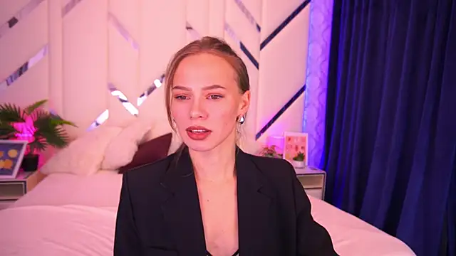 ShyySiren online show from October 14, 2:08 pm