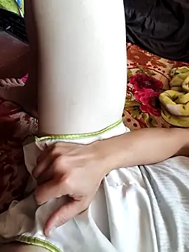 lily-00 online show from September 17, 7:50 am