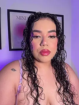 krisstenSantos online show from July 29, 5:35 pm