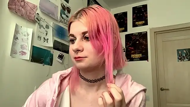 Snapshot of PinkVampire chatting on October 4, 1:28 pm PinkVampire online show from October 4, 1:28 pm