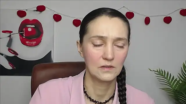 TayaFinch online show from February 16, 1:11 pm