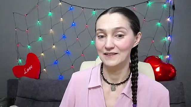 TayaFinch online show from February 15, 1:10 pm