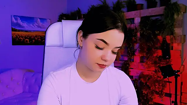 leslierowe  online show from October 20, 8:01 pm