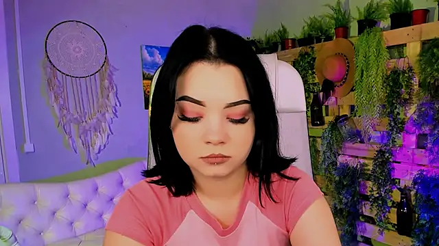 leslierowe  online show from October 18, 4:43 pm