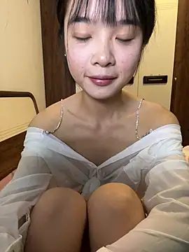 qiqi x online show from January 11, 4:45 pm