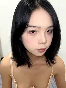 Snapshot of qiqi_x chatting on October 2, 1:05 pm qiqi x online show from October 2, 1:05 pm