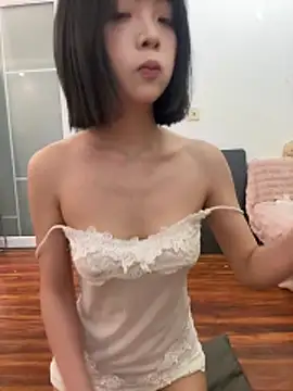 qiqi x online show from March 3, 2:12 pm