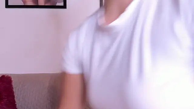 Snapshot of Sofi_glow chatting on September 23, 9:13 pm Sofi glow online show from September 23, 9:13 pm