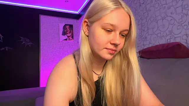 Snapshot of Dory_liss chatting on October 23, 12:22 pm Dory liss online show from October 23, 12:22 pm