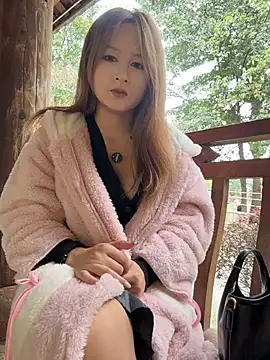 yuki june online show from March 3, 8:42 am