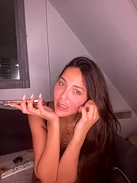 Lara khalifaa online show from November 13, 12:31 am