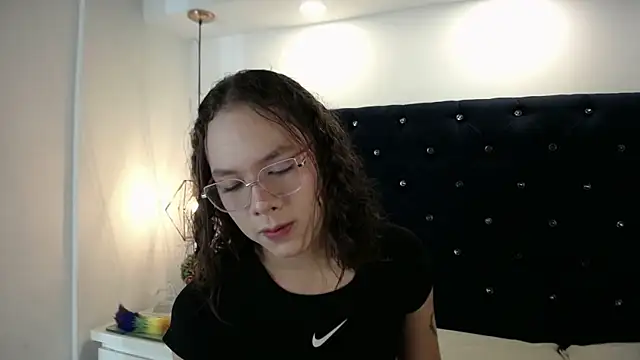Snapshot of bycandy_ chatting on September 22, 1:42 pm bycandy online show from September 22, 1:42 pm