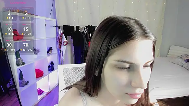 VikkyJane online show from March 18, 5:40 pm